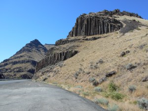 Highway 19 going to the John Day Fossil Bed National Monument in Oregon